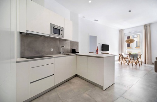 Chiclana de la Frontera Apartment | Apartment 'Luxury 6' with Wi-Fi and Air Conditioning