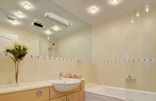 Putsborough Apartment | Apartment Flat 28 Clifton Court in Barnstaple and Braunton - 9 persons, 4 bedrooms