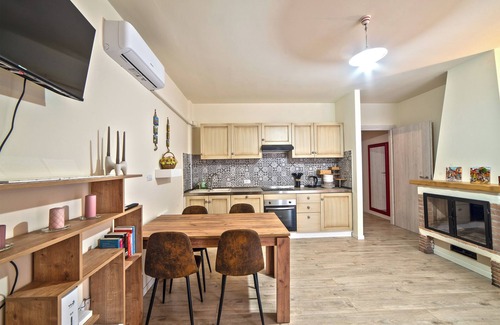 Monte Castello di Vibio Apartment | Apartment 'L'angolo Delle More' with Private Garden, Wi-Fi and Air Conditioning
