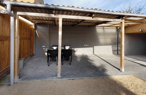 Piesteritz Apartment | Apartment 'Ferienwohnung Lutherstadt 1' with Private Terrace and Wi-Fi