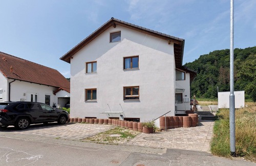 Radolfzell am Bodensee Apartment | Apartment 'Wohnen Auf Zeit' with Mountain View, Private Terrace and Wi-Fi