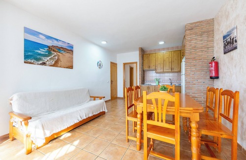 El Pozo de los Frailes Apartment | Apartment 'Maracas 1' with Shared Terrace and Air Conditioning
