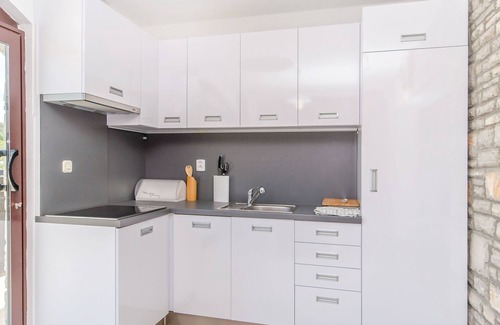 Stomorska Apartment | Apartments Drazen (59221-A5) - Stomorska - island Solta