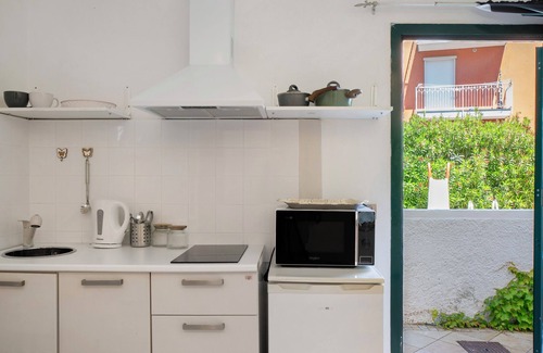 San Bartolomeo al Mare Apartment | Apartment 'Villa Mistral' with Private Pool, Wi-Fi and Air Conditioning