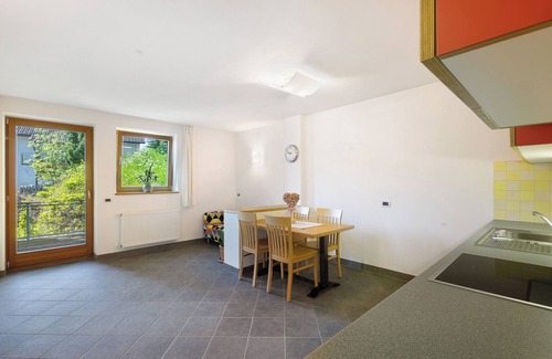 Mareo Apartment | Apartment 'A' with Mountain View, Balcony and Wi-Fi