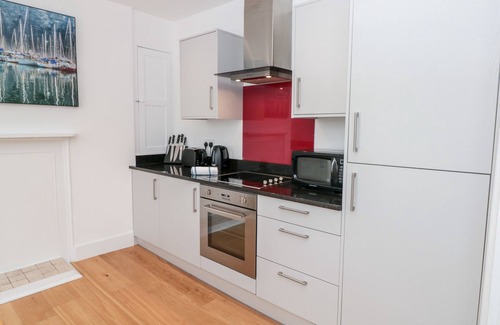 Dartmouth Cottage | APARTMENT 1 @ 22 FOSS STREET, pet friendly in Dartmouth