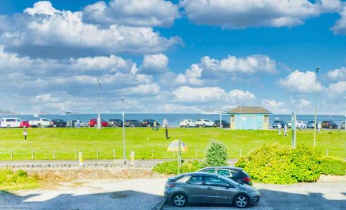 Paignton House | Apartment 1 Large Studio Sea Front- Sea Views- Free Parking