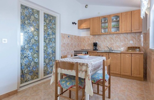 Pjescana Uvala Apartment | Apartment 1767/19950 (Istria - Pjescana Uvala), 150m from the beach