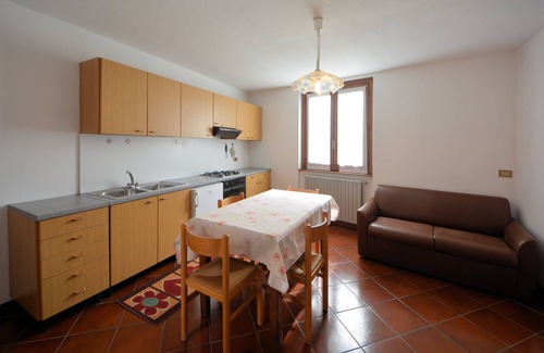 Vercana House | Apartment 2-4 people, lake view, 2 floors.