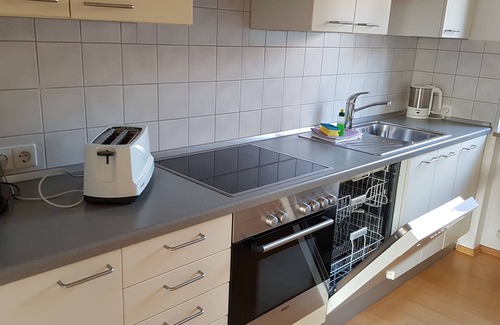 Kressbronn Apartment | Apartment '2, 70 Qm' with Shared Garden, Balcony and Wi-Fi
