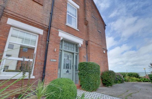 Tankerton Apartment | Apartment ∙ 2 bedrooms ∙ 4 guests