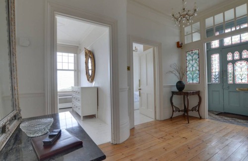 Tankerton Apartment | Apartment ∙ 2 bedrooms ∙ 4 guests