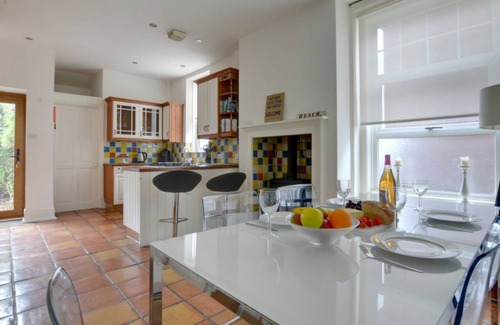 Tankerton Apartment | Apartment ∙ 2 bedrooms ∙ 4 guests