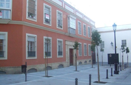 Jerez de la Frontera Old Town Apartment | Apartment 2 bedrooms and garage, Jerez center, 150m Pz Arenal (VFT/CA/00586)