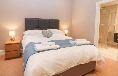 Buxton Apartment | APARTMENT 2 - THE OLD POST OFFICE, family friendly in Buxton