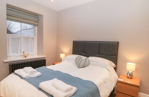 Buxton Apartment | APARTMENT 2 - THE OLD POST OFFICE, family friendly in Buxton