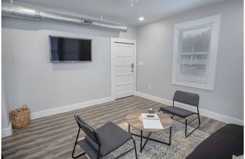 Tobin Hill Apartment | Apartment ∙ 3 bedrooms ∙ 10 guests