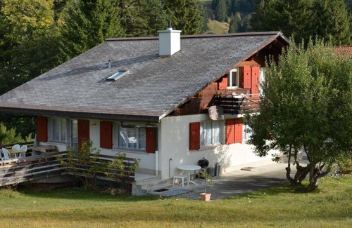 Saanenmoeser Apartment | Apartment ∙ 3 bedrooms ∙ 6 guests
