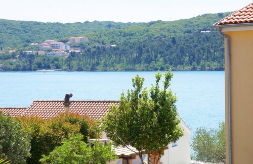 Cizici House | Apartment 3 - Exclusive apartment on the 2nd floor with pool