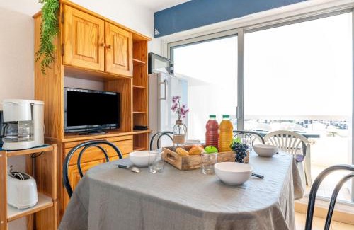 La Cote Radieuse Apartment | Apartment 3 Mats by Interhome