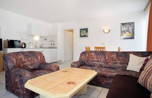 Nonnenhorn Apartment | Apartment '3' with Balcony and Wi-Fi
