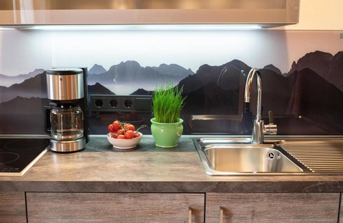 Kruen Apartment | Apartment '3' with Mountain View, Balcony and Wi-Fi