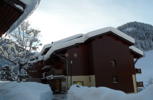 Areches Apartment | Apartment 4-6 people at the foot of the slopes, GARAGE, balcony TERRACE, lift