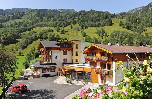 Fusch an der Grossglocknerstrasse Apartment | Apartment ∙ 4 bedrooms ∙ 10 guests
