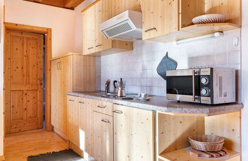 Badia Apartment | Apartment '4' with Mountain View, Shared Garden and Wi-Fi