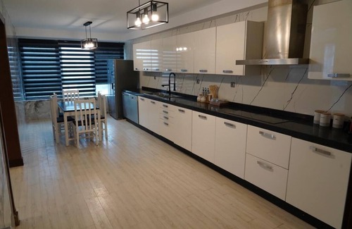 Hai Sidi El Bachir Apartment | Apartment 5* High standing Mobilart 190m2 View on Oran