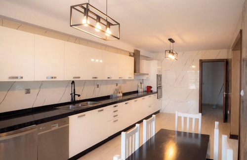 Hai Sidi El Bachir Apartment | Apartment 5* High standing Mobilart 190m2 View on Oran