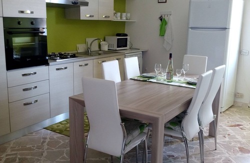 Tre Fontane Apartment | Apartment 5 Locals - 50mt from the sea!