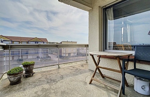 Stella-Plage Apartment | Apartment 50m from the beach with balcony, pets allowed
