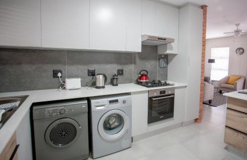 George Apartment | Apartment 70 - 1 On York