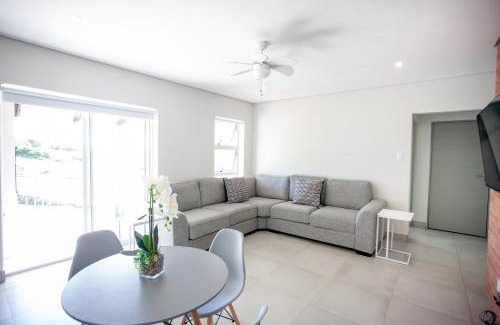 George Apartment | Apartment 72 - 1 On York