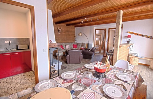 Hauteluce Apartment | Apartment 80 m2; sleeps 8, direct access to Espace Diamant
