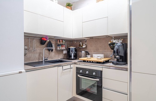Cibali Apartment | Apartment 'A Casa Di Anto' with Balcony, Wi-Fi and Air Conditioning