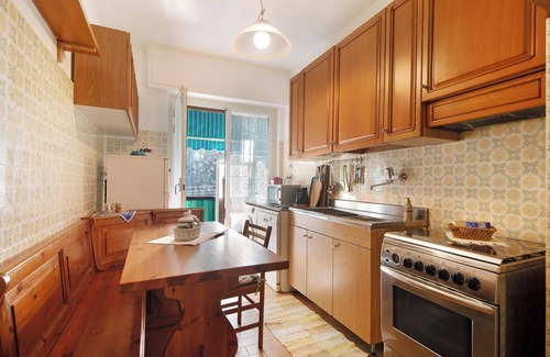 Recco Apartment | Apartment 'A Dream' with Balcony, Wi-Fi and Air Conditioning