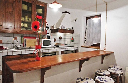 Campiglia Marittima Apartment | Apartment 'Appartamento Luna' with Shared Pool, Shared Garden and Wi-Fi
