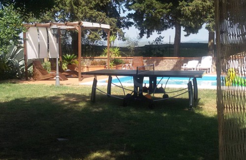 Campiglia Marittima Apartment | Apartment 'Appartamento Luna' with Shared Pool, Shared Garden and Wi-Fi