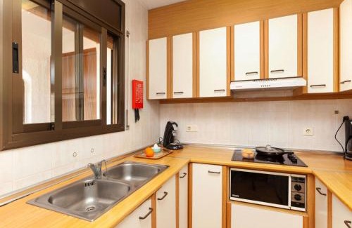 L'Escala Apartment | Apartment Adelfa apt 6 by Interhome
