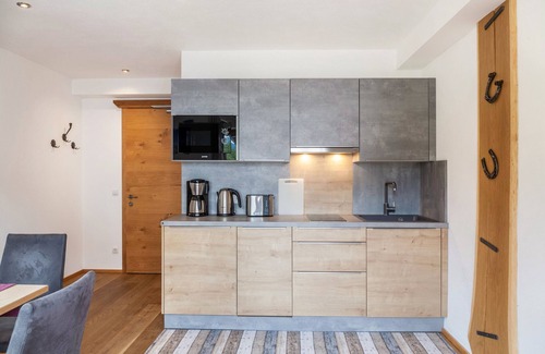Weidach Apartment | Apartment 'Ahrnspitz' with Mountain View, Shared Garden and Wi-Fi