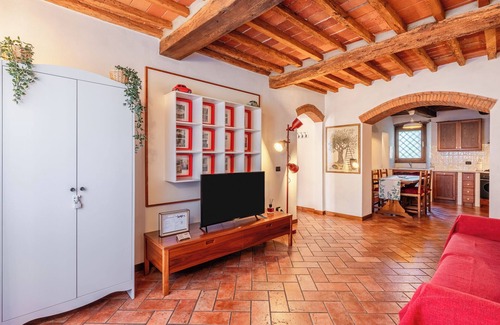 Borgo a Buggiano Apartment | Apartment 'Al Borgo 153' with Wi-Fi and Air Conditioning