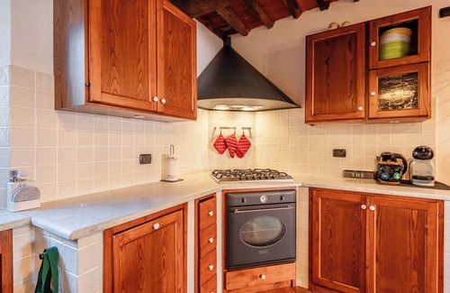 Borgo a Buggiano Apartment | Apartment 'Al Borgo 153' with Wi-Fi and Air Conditioning
