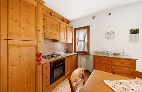Vodo Cadore Apartment | Apartment 'Al Pelmo A Vinigo' with Mountain View, Private Terrace and Wi-Fi