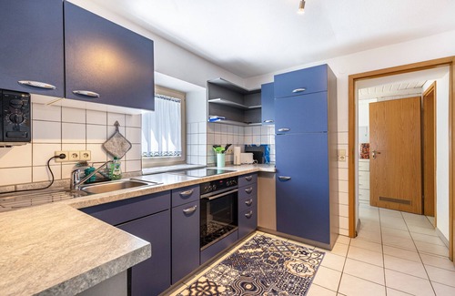 Genkingen Apartment | Apartment 'Alb Rose Ferienwohnung' with Private Terrace, Shared Garden and Wi-Fi