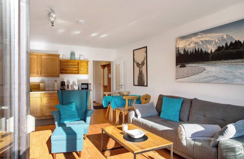 Muhldorfl Apartment | Apartment "Almzeit" with Balcony & Wi-Fi