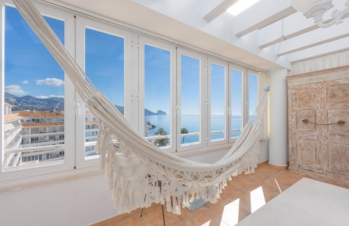 Altea Apartment | Apartment 'Altea Seaview' with Sea View, Wi-Fi and Air Conditioning