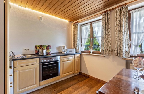 Unterwoessen Apartment | Apartment "An den Bergen" with Mountain View, Private Terrace & Wi-Fi