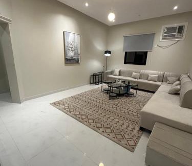 Khamis Mushait Apartment | Apartment and spacious and modern gym